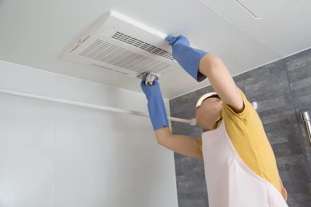 how to clean bathroom fan