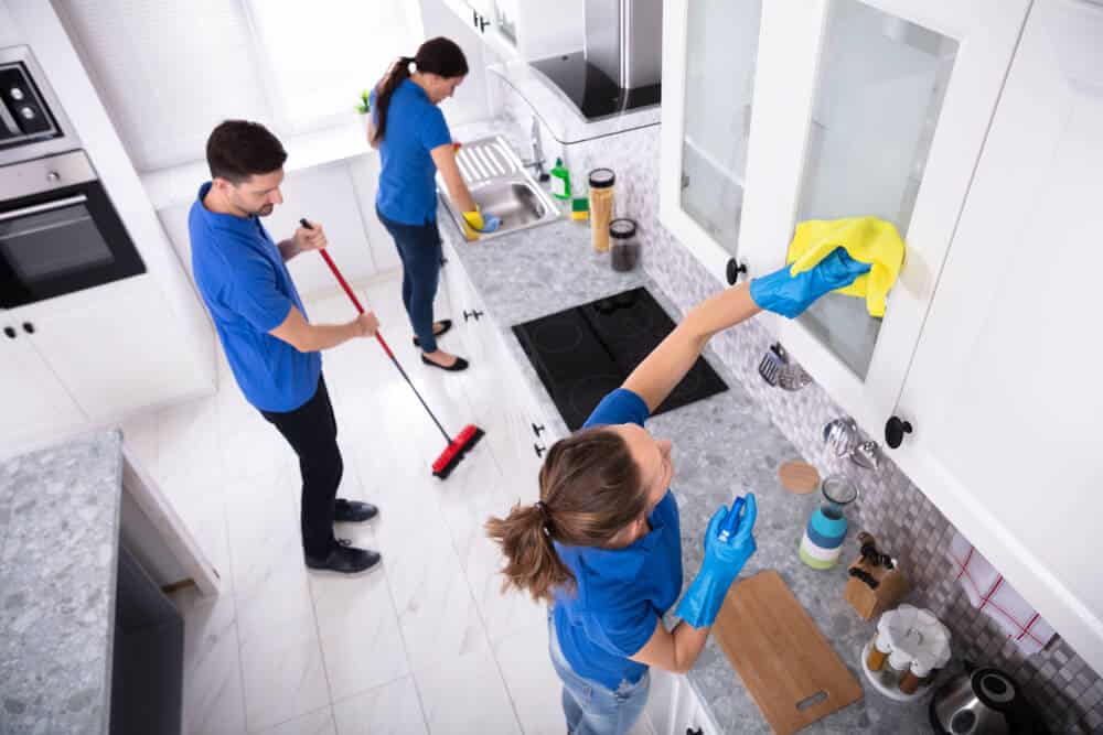 How to Clean Kitchen Cabinets