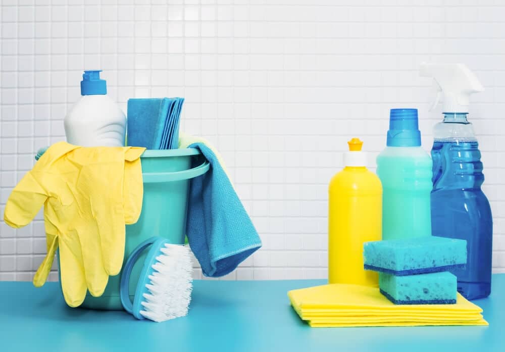 regular house cleaning vs deep cleaning