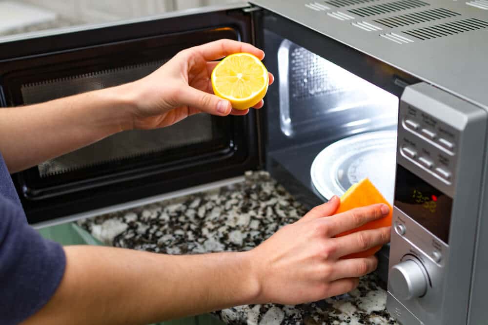 How to Clean Your Microwave: The Top 3 Microwave Cleaners 2020