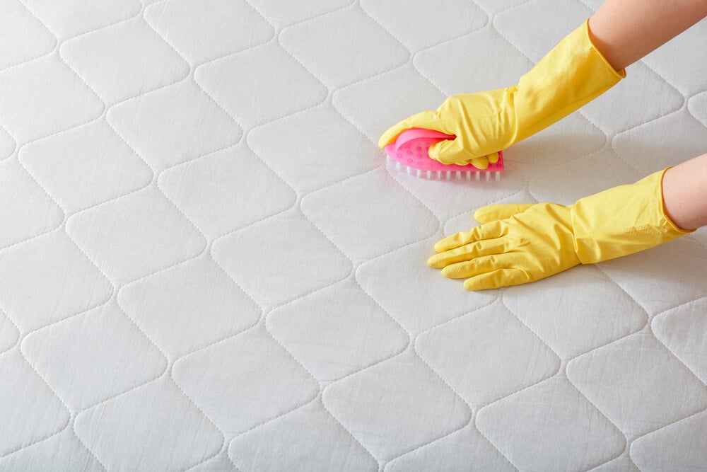 how to clean a mattress