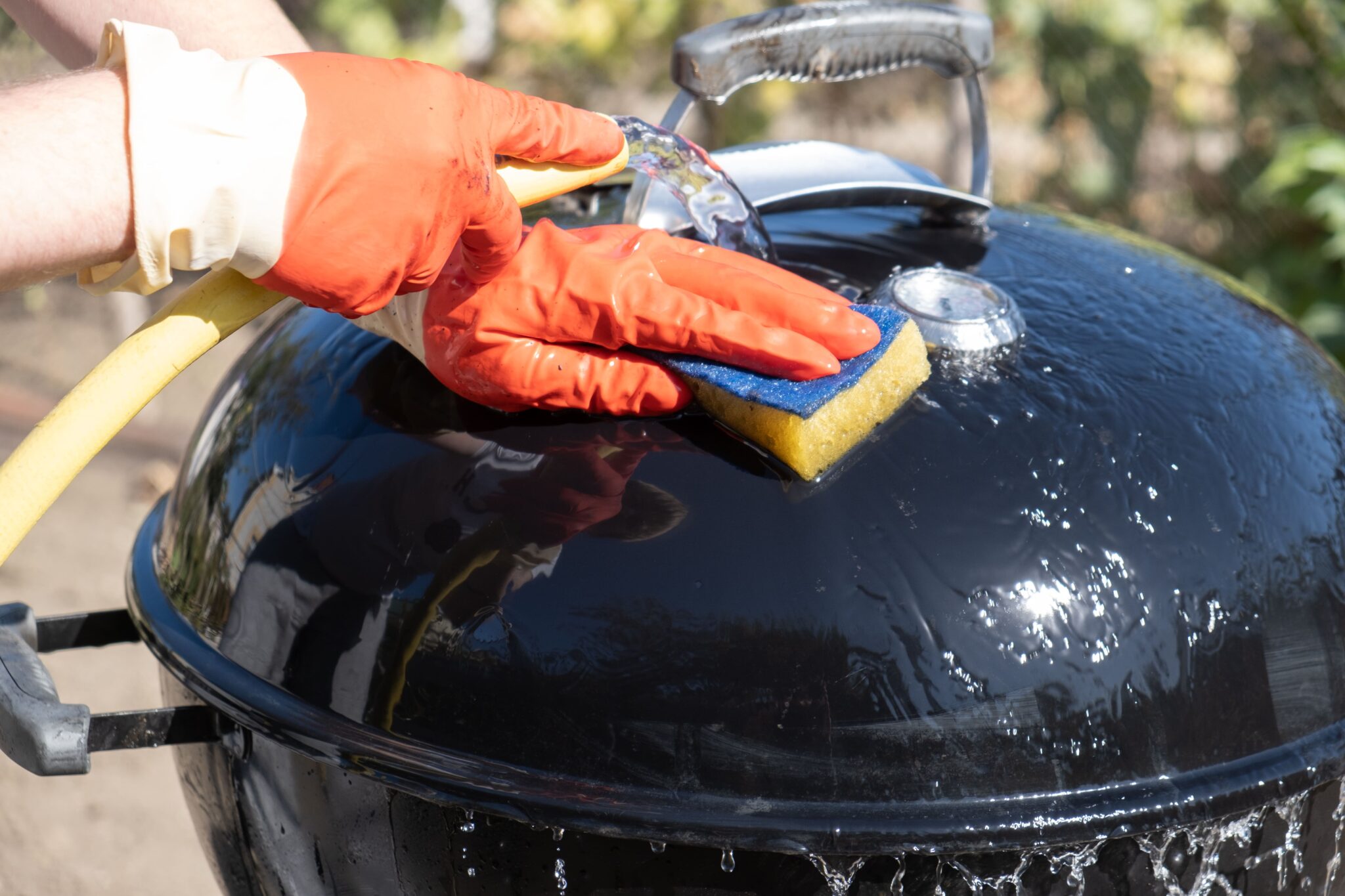 clean a gas grill