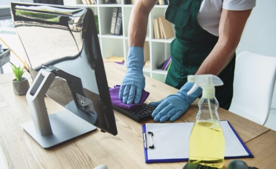commercial cleaning vs residential cleaning
