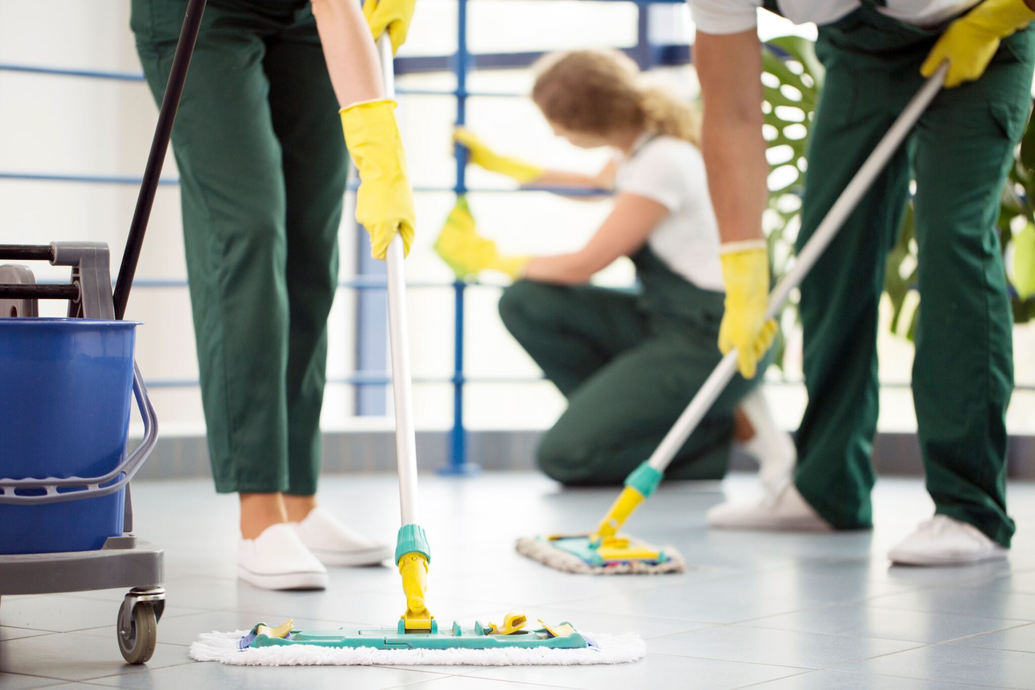 how long does it take to clean an apartment